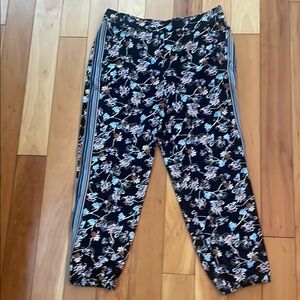 White House Black Market lightweight stretch fabric joggers